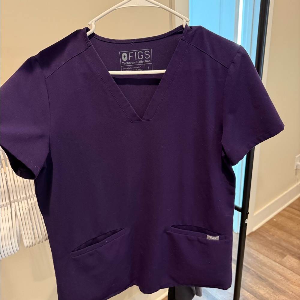 Figs Purple scrub top